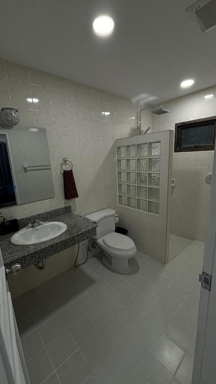 2 Bed Townhouse, Location, Pousada *
